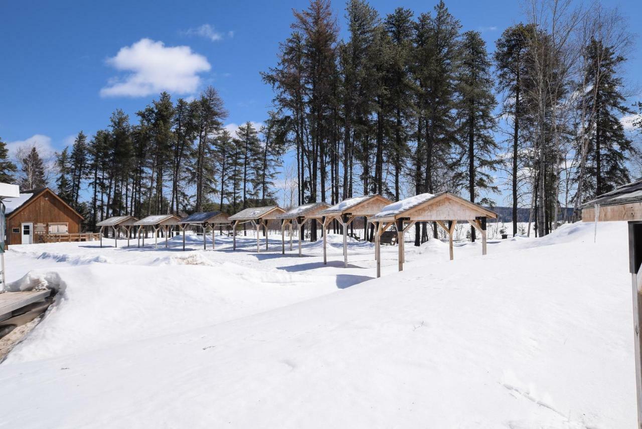 Les Condos Du Lac Taureau- Rooms & Condos Saint-Michel المظهر الخارجي الصورة
