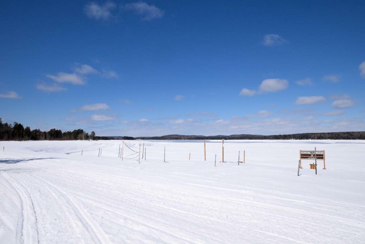 Les Condos Du Lac Taureau- Rooms & Condos Saint-Michel المظهر الخارجي الصورة